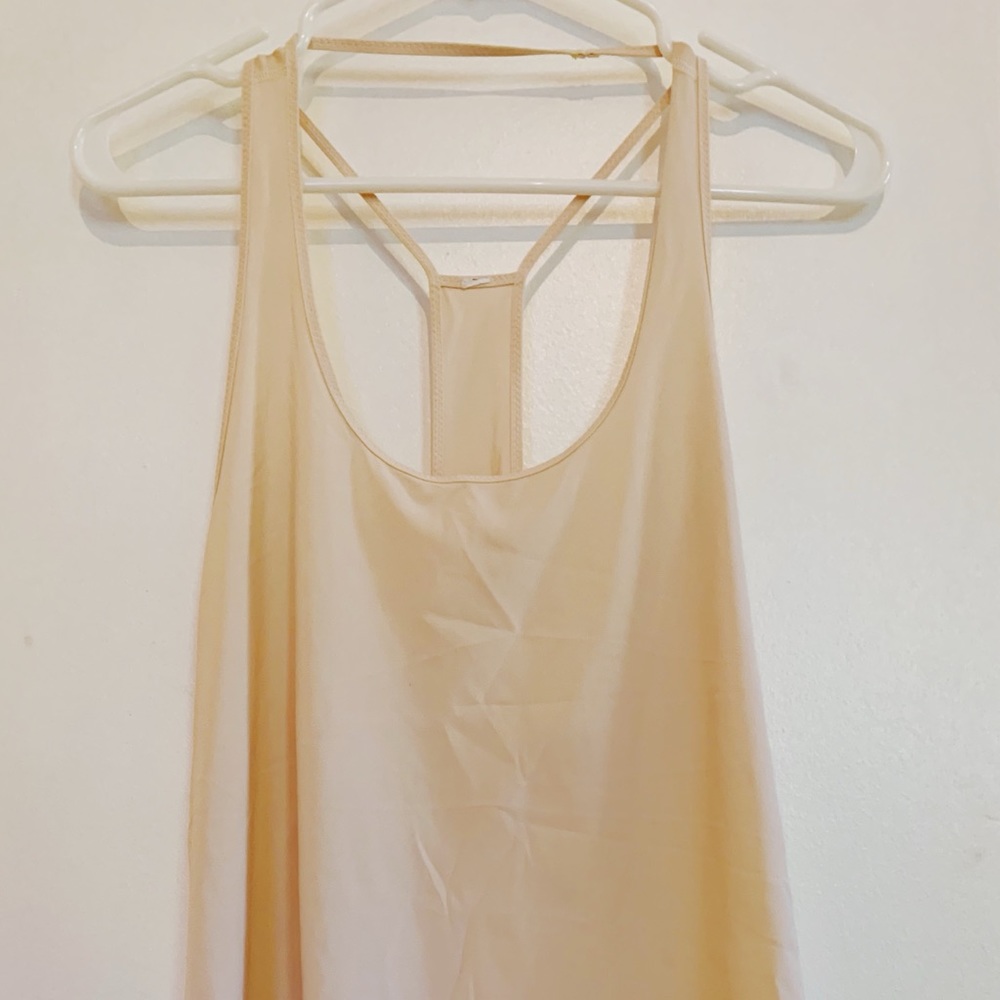 Lululemon size 6 blush tank